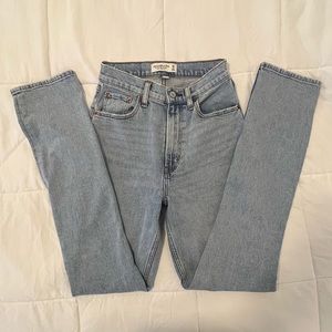 Abercrombie & Fitch Curve Love 90s Slim Straight Ultra High Rise Jeans 25/0